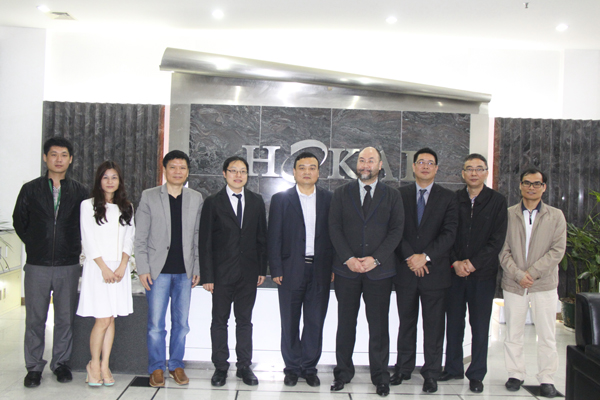 和佳股份與美國UL公司簽訂戰略合作協議